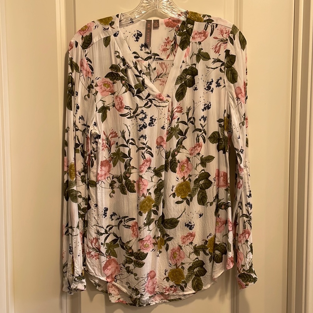 Brina & Em floral print white top size S.
